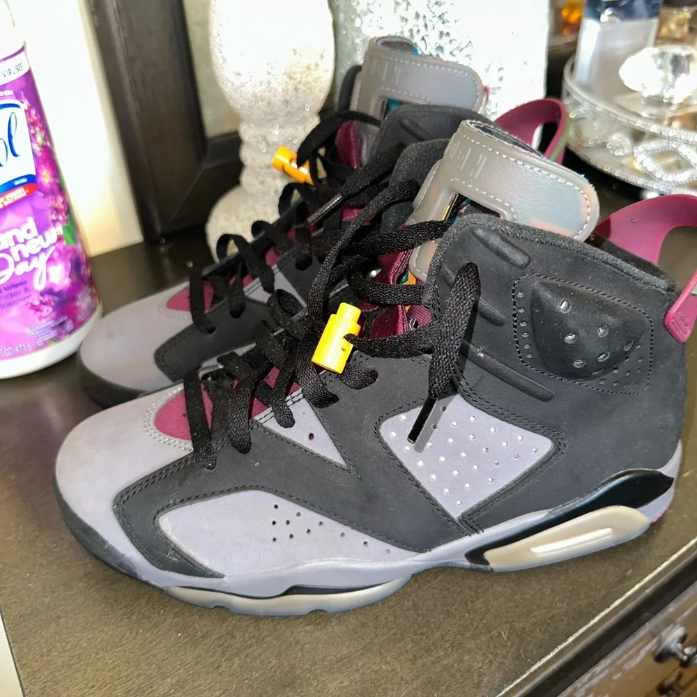 Men’s Air Jordan 6 Retro GS 'Bordeaux'
Size 9. Classic Release . Good condition - Picture 10 of 13